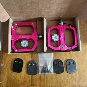 MagPed Sport 2 pedals - pink with shoe plates